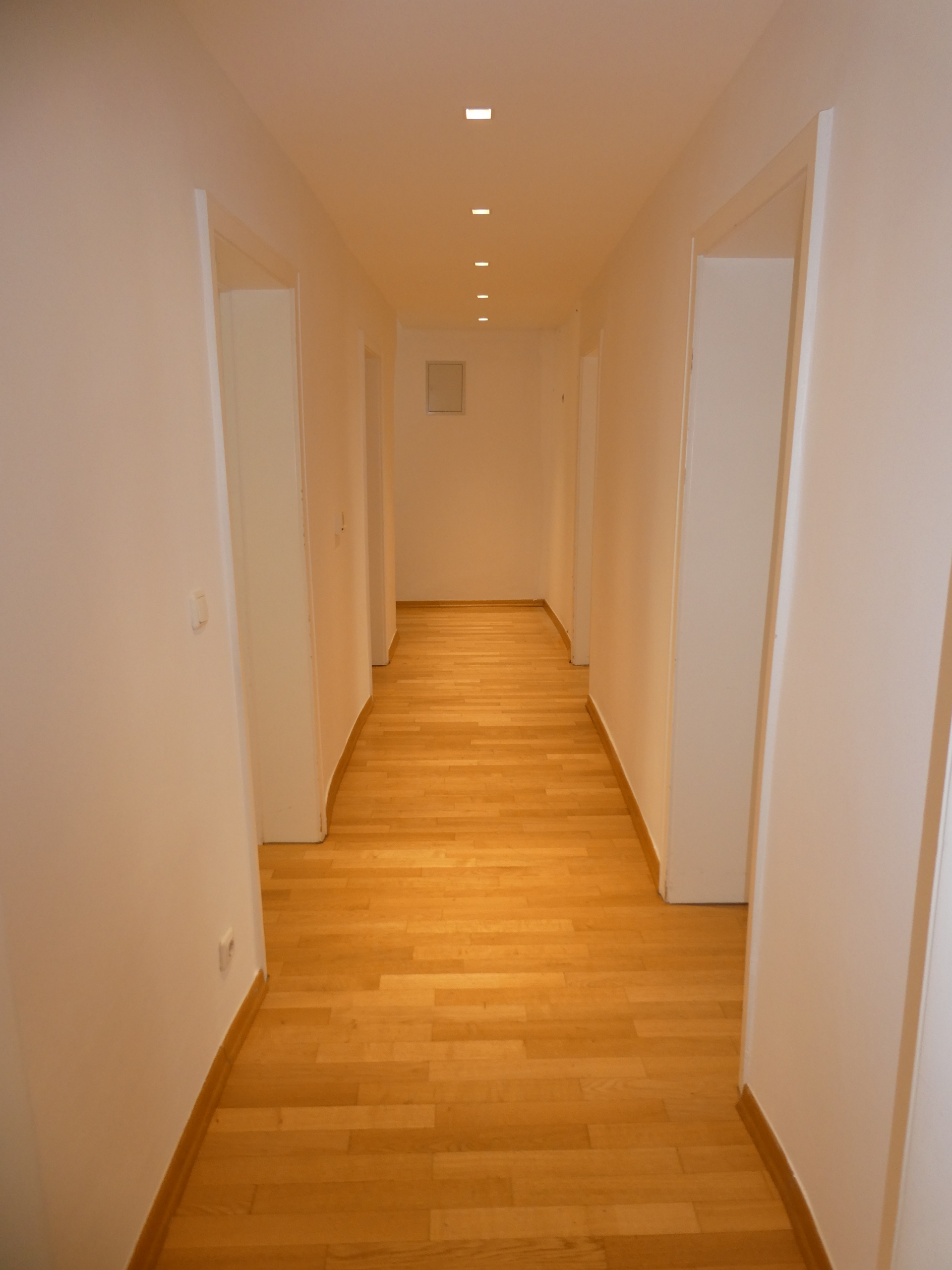 Provisionsfrei!: charmantes Altbau-Büro mitten auf der Sendlinger Straße! - Flur