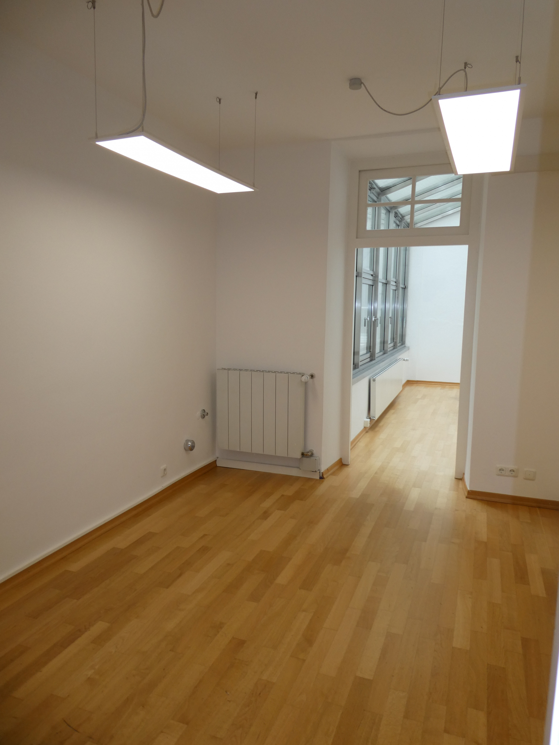 Provisionsfrei!: charmantes Altbau-Büro mitten auf der Sendlinger Straße! - Zimmer 3 mit Blick Wintergarten