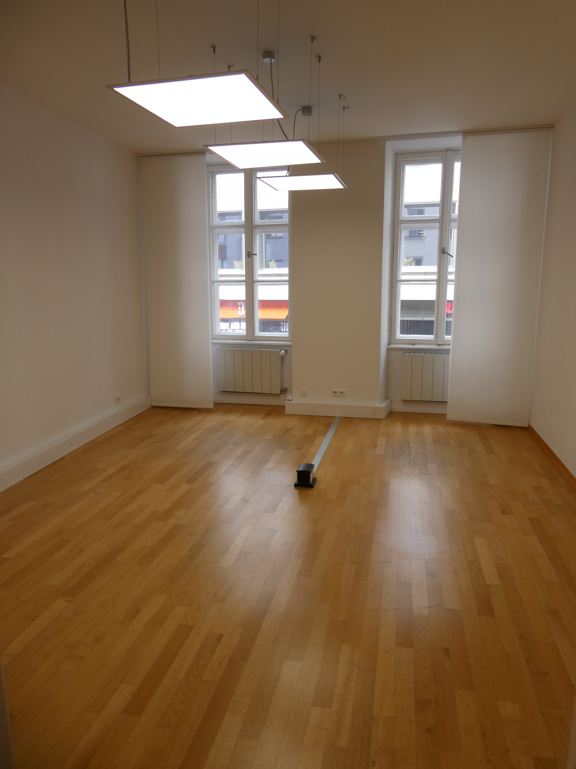 Provisionsfrei!: charmantes Altbau-Büro mitten auf der Sendlinger Straße! - Zimmer 1