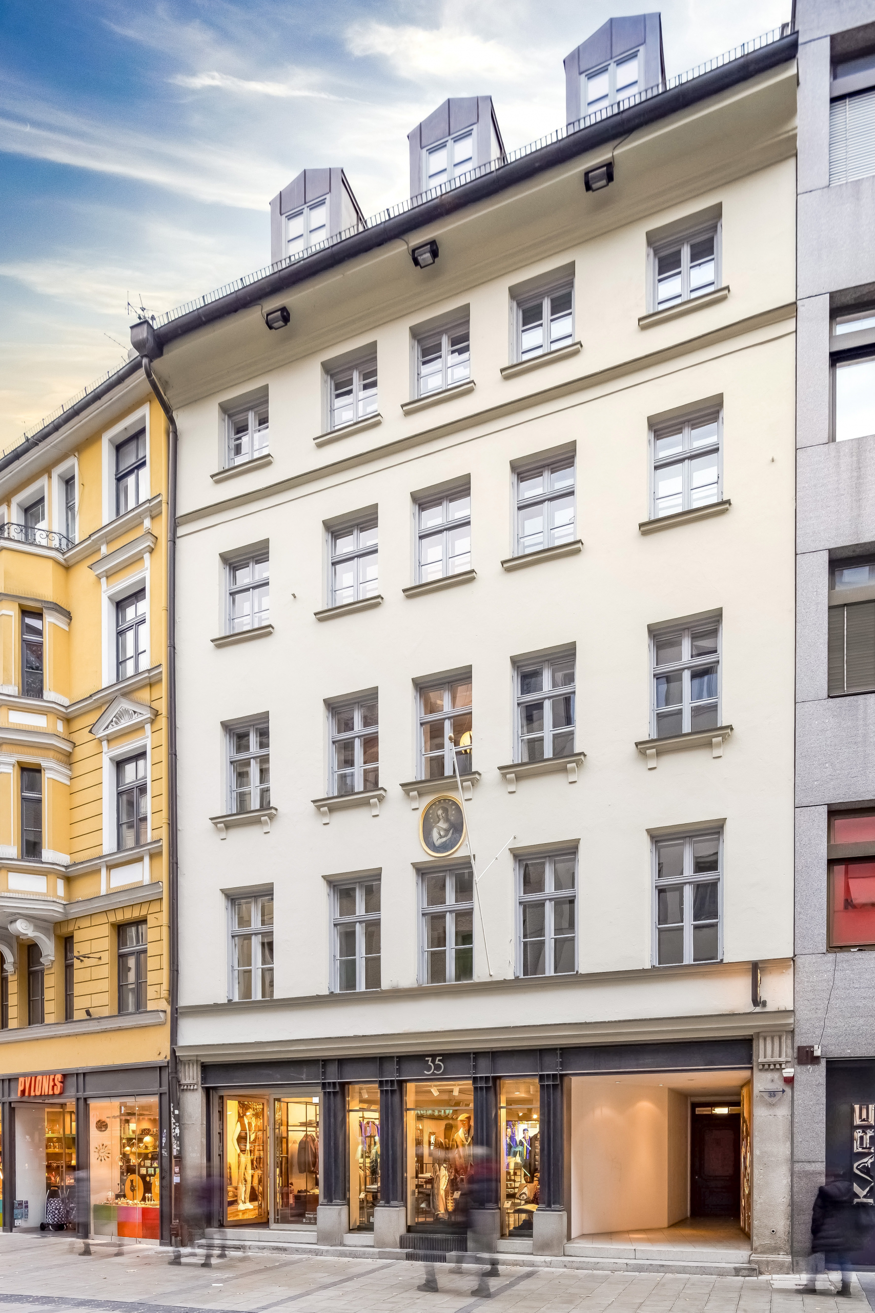 Provisionsfrei!: charmantes Altbau-Büro mitten auf der Sendlinger Straße! - Frontansicht