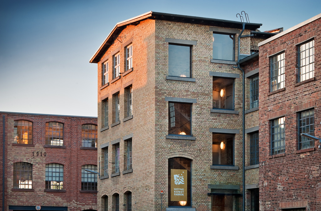 Heyne Fabrik blaue Stunde
