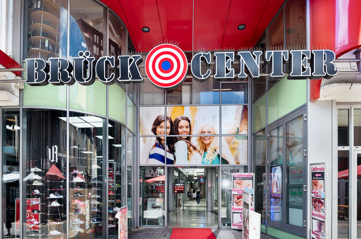 brueckcenter-eingang-web