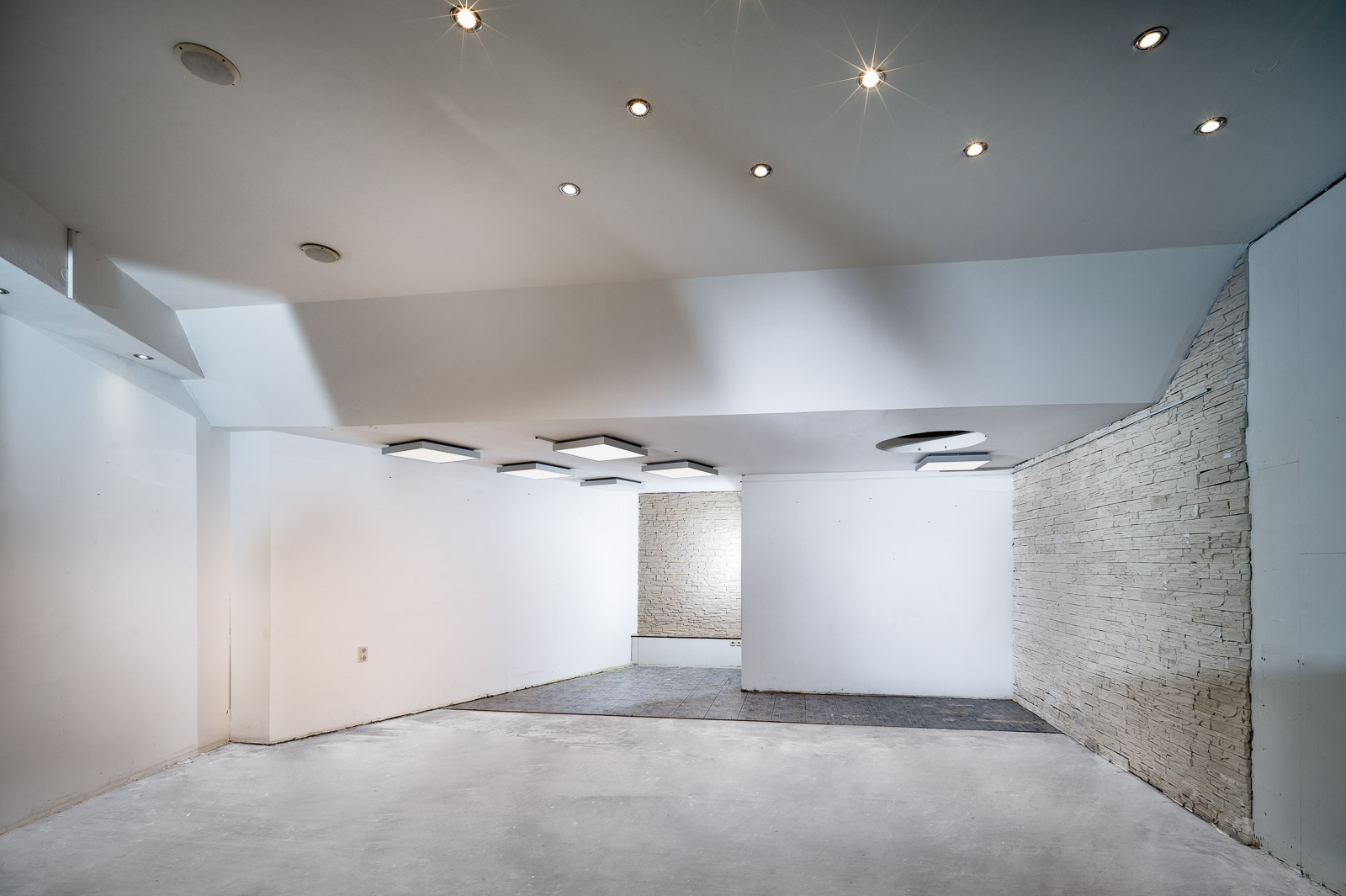 brueckcenter-ladenlokal-blick-hinten-web[1]