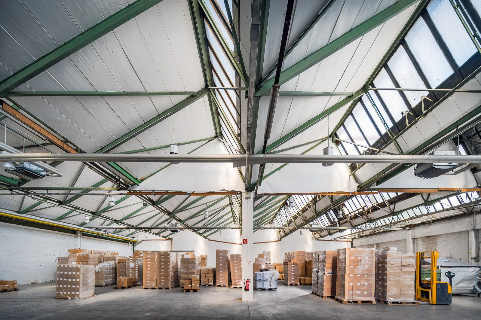 Direkt vom Eigentümer! Praktische Lagerhalle mit besten Autobahnanbindungen - Halle