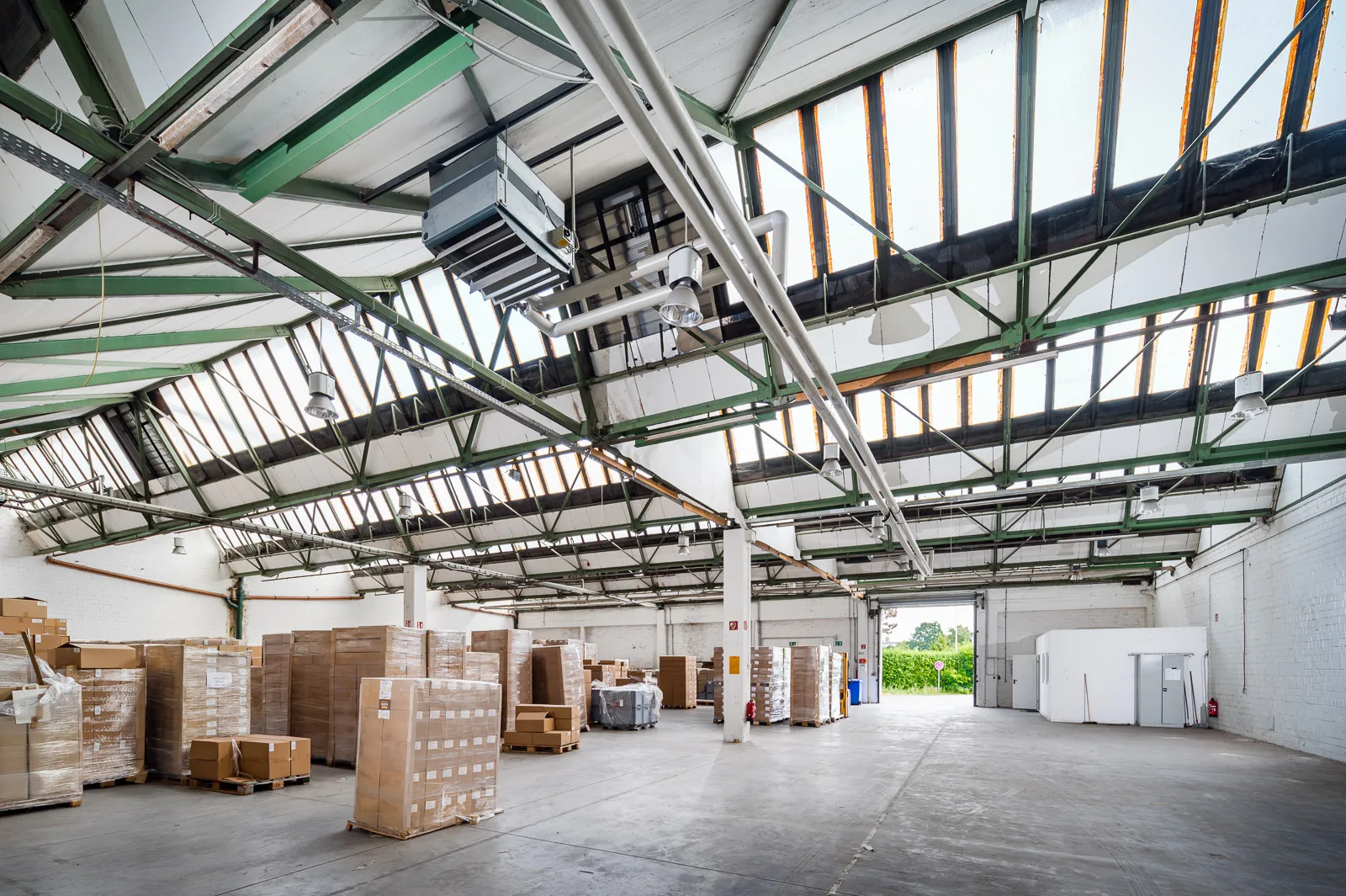 Direkt vom Eigentümer! Praktische Lagerhalle mit besten Autobahnanbindungen - Halle