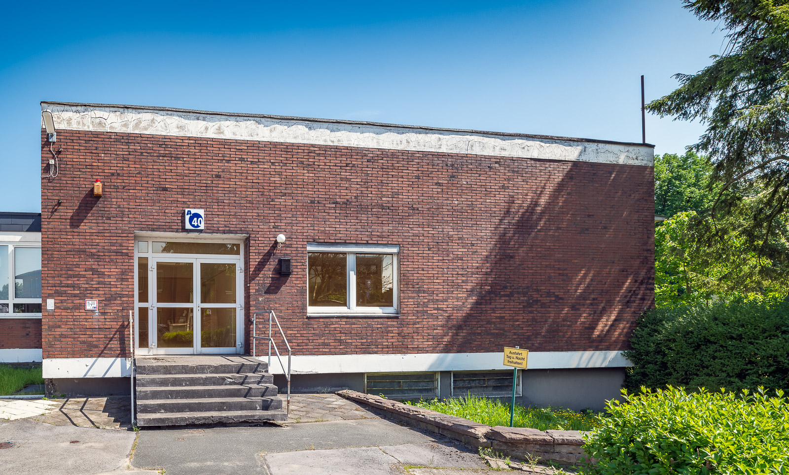 industriepark-terrania-buero-a40-front-web