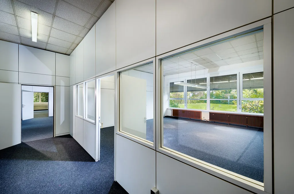 Direkt vom Eigentümer: Bürokomplex mit Nutzungsmöglichkeit als Leichtlagerhalle - Büro