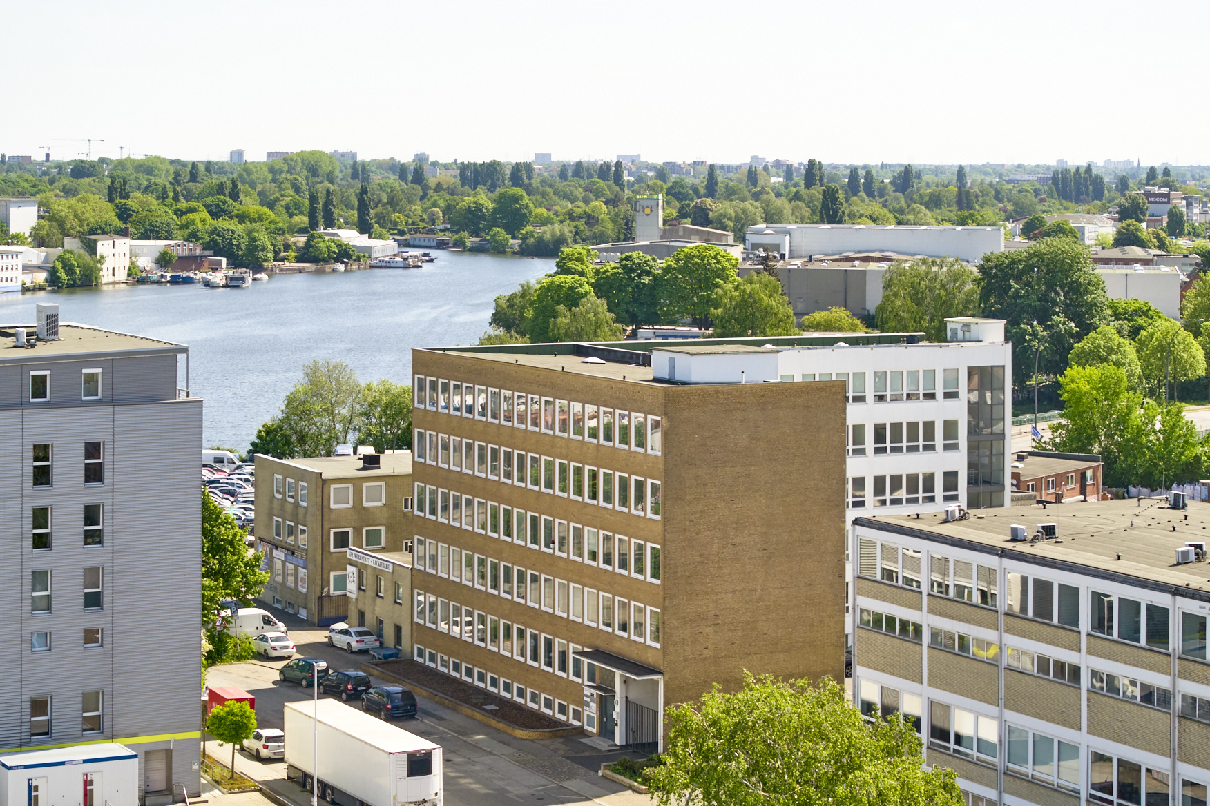 Direkt vom Eigentümer: großzügige & helle Büroetage mit sehr guter Anbindung - Basedowstraße 12