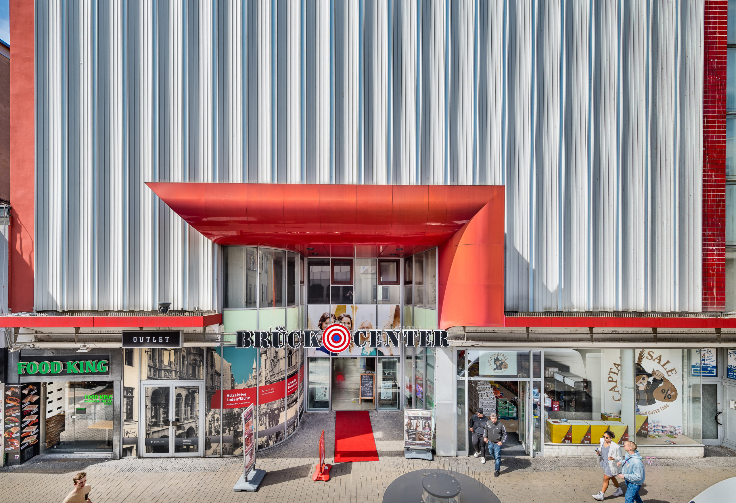 brueckcenter-aufsicht-frontal-social