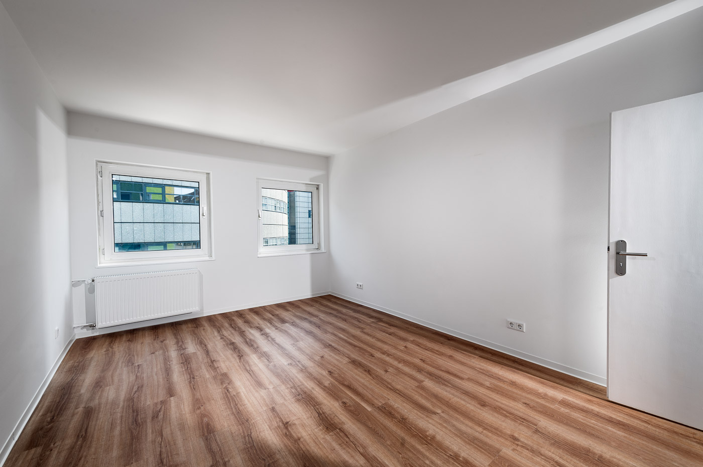 Direkt vom Eigentümer: Modern sanierte Etagenwohnung im Zentrum - bissenkamp-9-2og-re-wohnung-zimmer-1-web