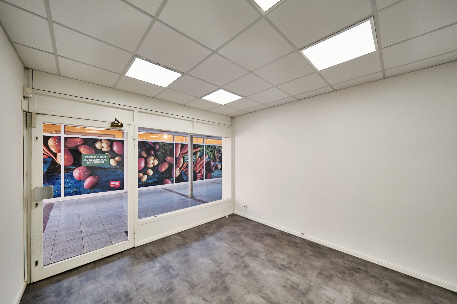 Laden Nr. 12, HS-Nr. 32 a_DSCF9645_2MP