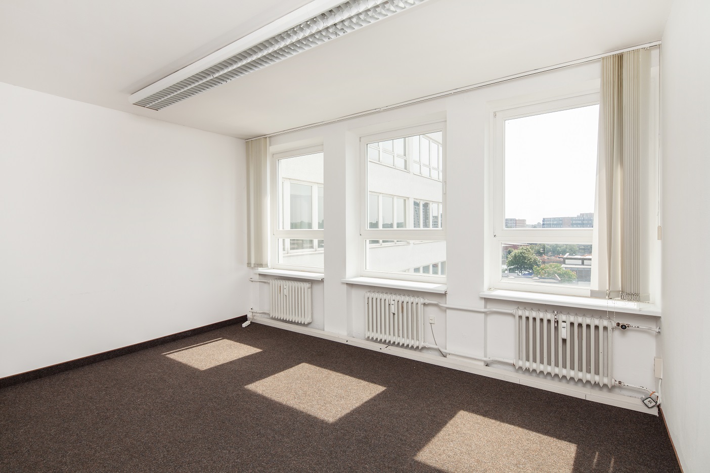Büro 3 Fenster Hinterhof