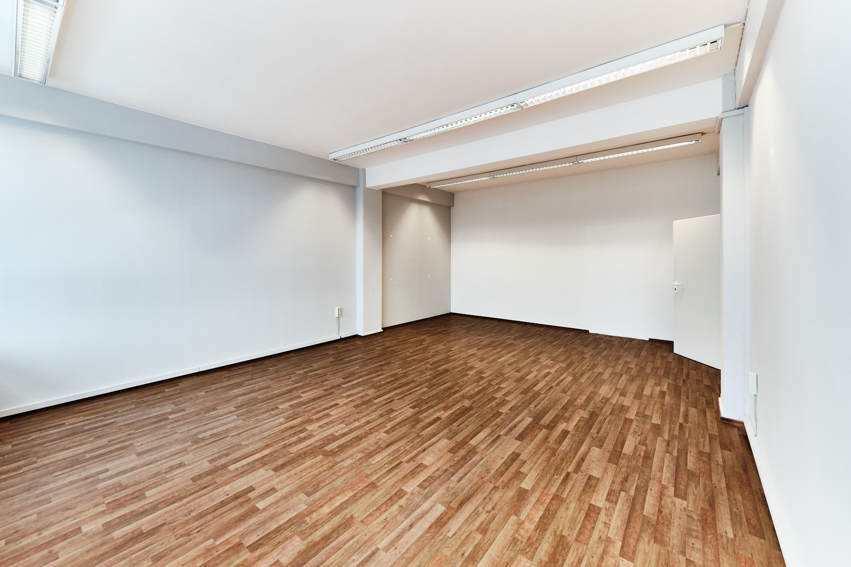 Direkt vom Eigentümer! Büroetage auf sehr gut angebundenem Grundstück in Hammbrook - Basedowstraße 12 2.OG_19-02__DSF2686__2MP