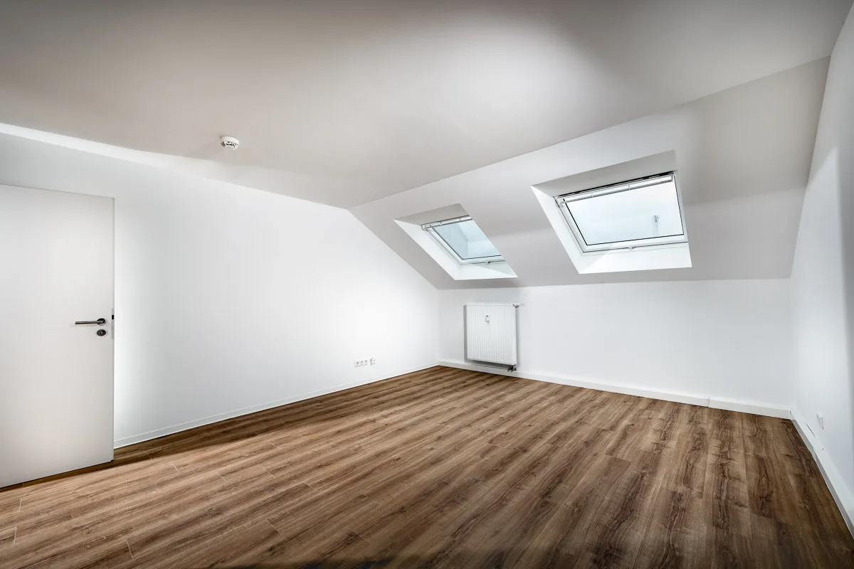 Direkt vom Eigentümer: Penthouse-Wohnung mit tollem Blick - brueckstrasse-17-5og-raum-a-hofseite-web1