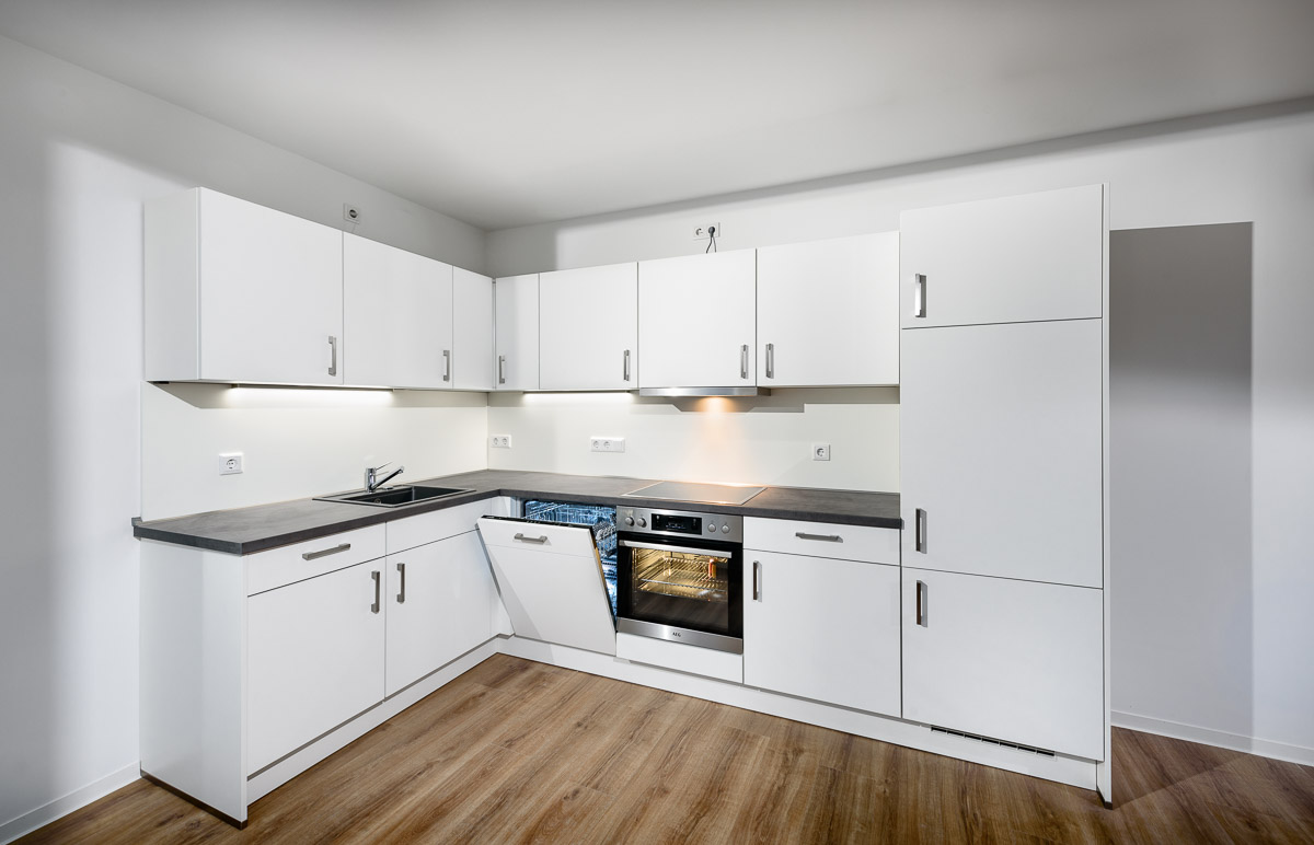 Direkt vom Eigentümer: Erstbezug! Penthouse-Wohnung mit tollem Blick - brueckstrasse-17-5og-kuechenzeile-web1