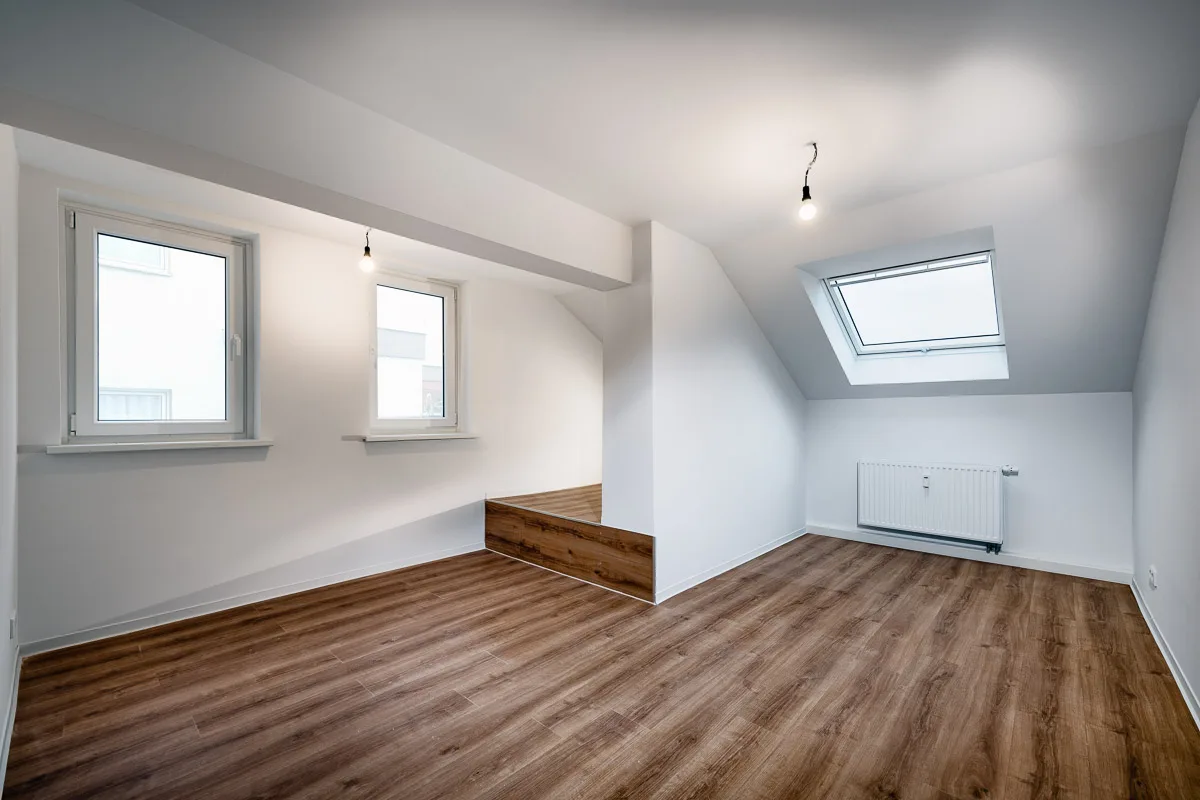Direkt vom Eigentümer: Penthouse-Wohnung mit tollem Blick - brueckstrasse-17-5og-raum-b-hofseite-web1