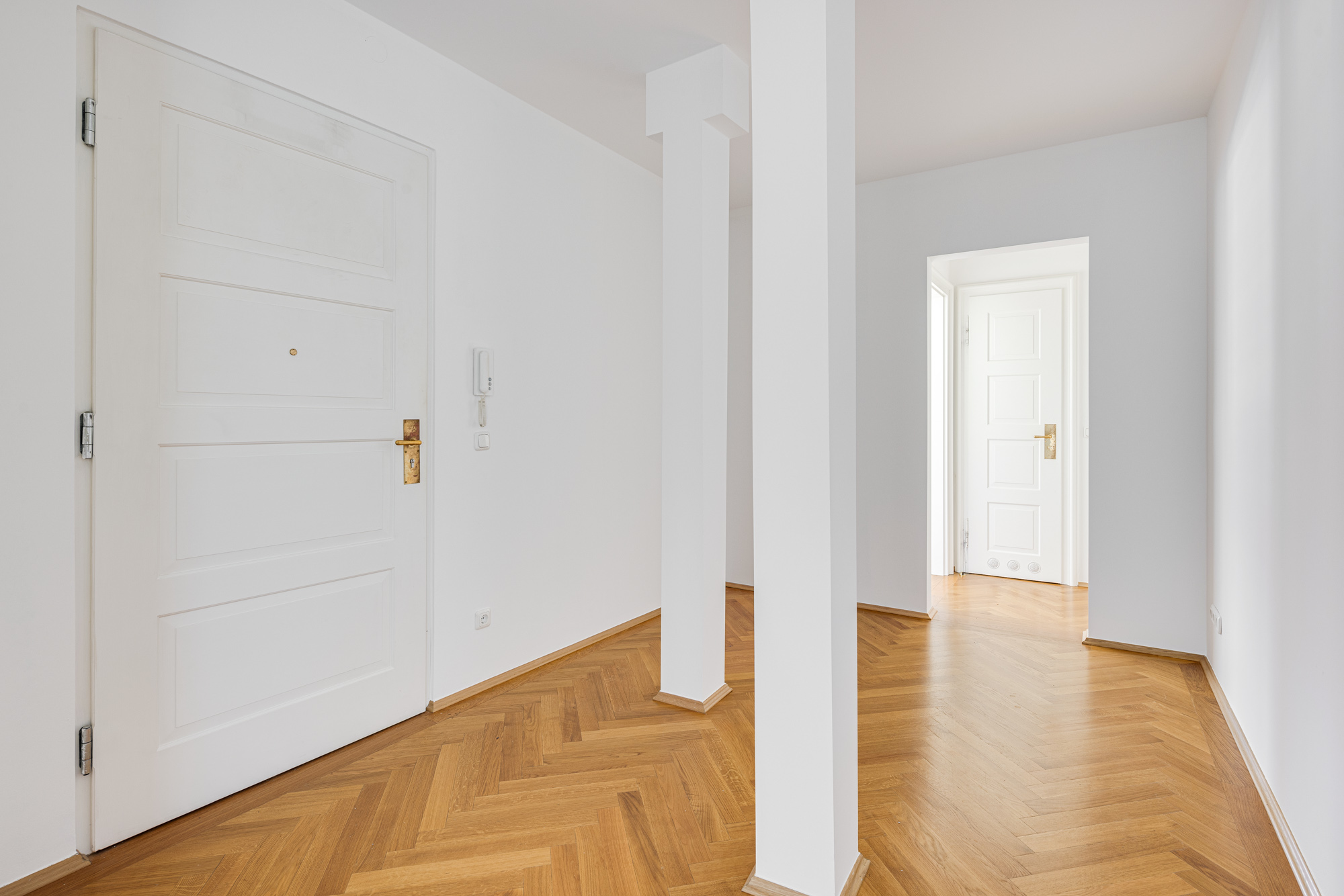 Eigentümer: Mitten in Schwabing - Dachterrassenwohnung in charmantem Altbau - Eingangsbereich