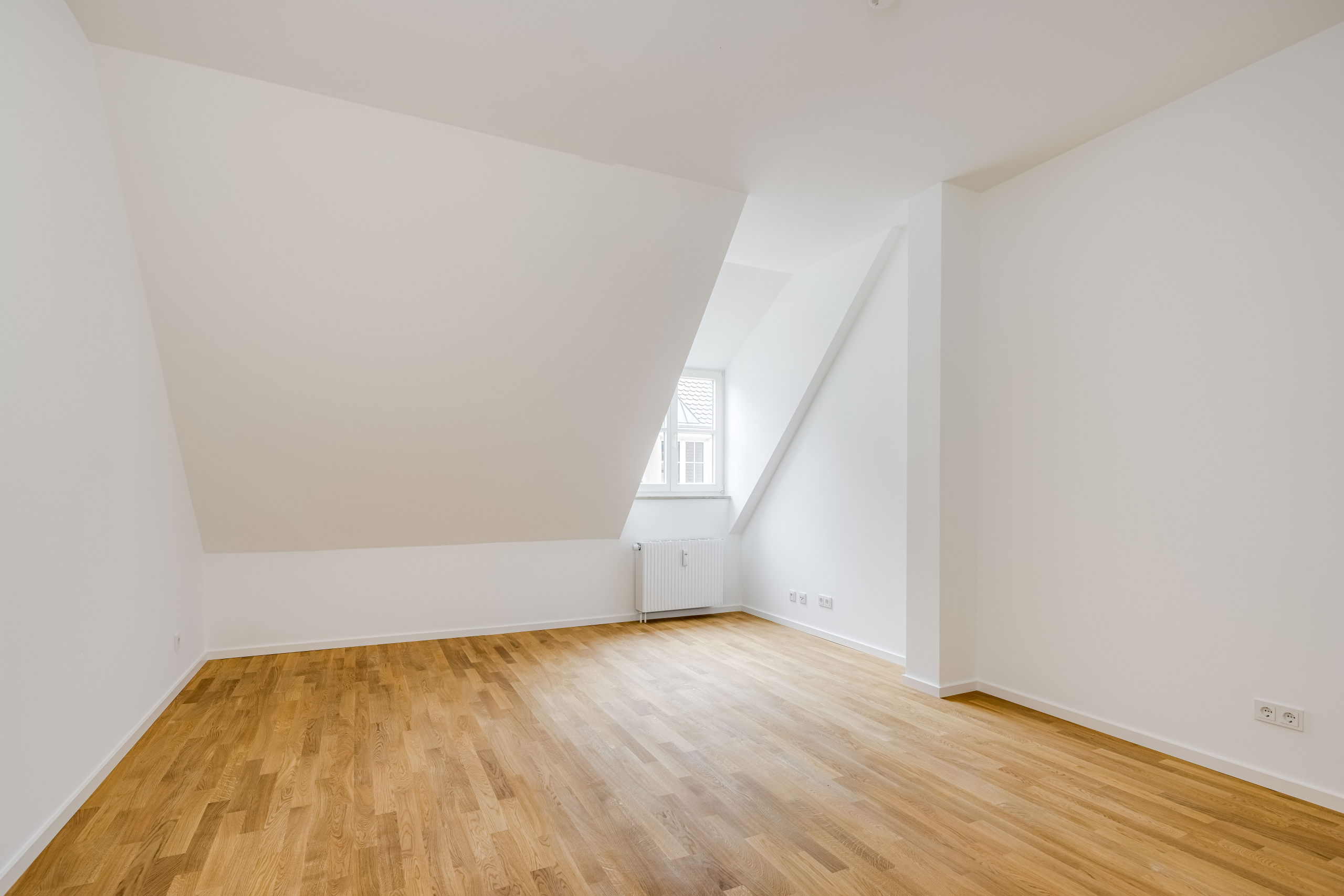 Direkt vom Eigentümer: Beste Innenstadtlage - Dachterrassenwohnung in einem historischen Altbau - Schlafzimmer