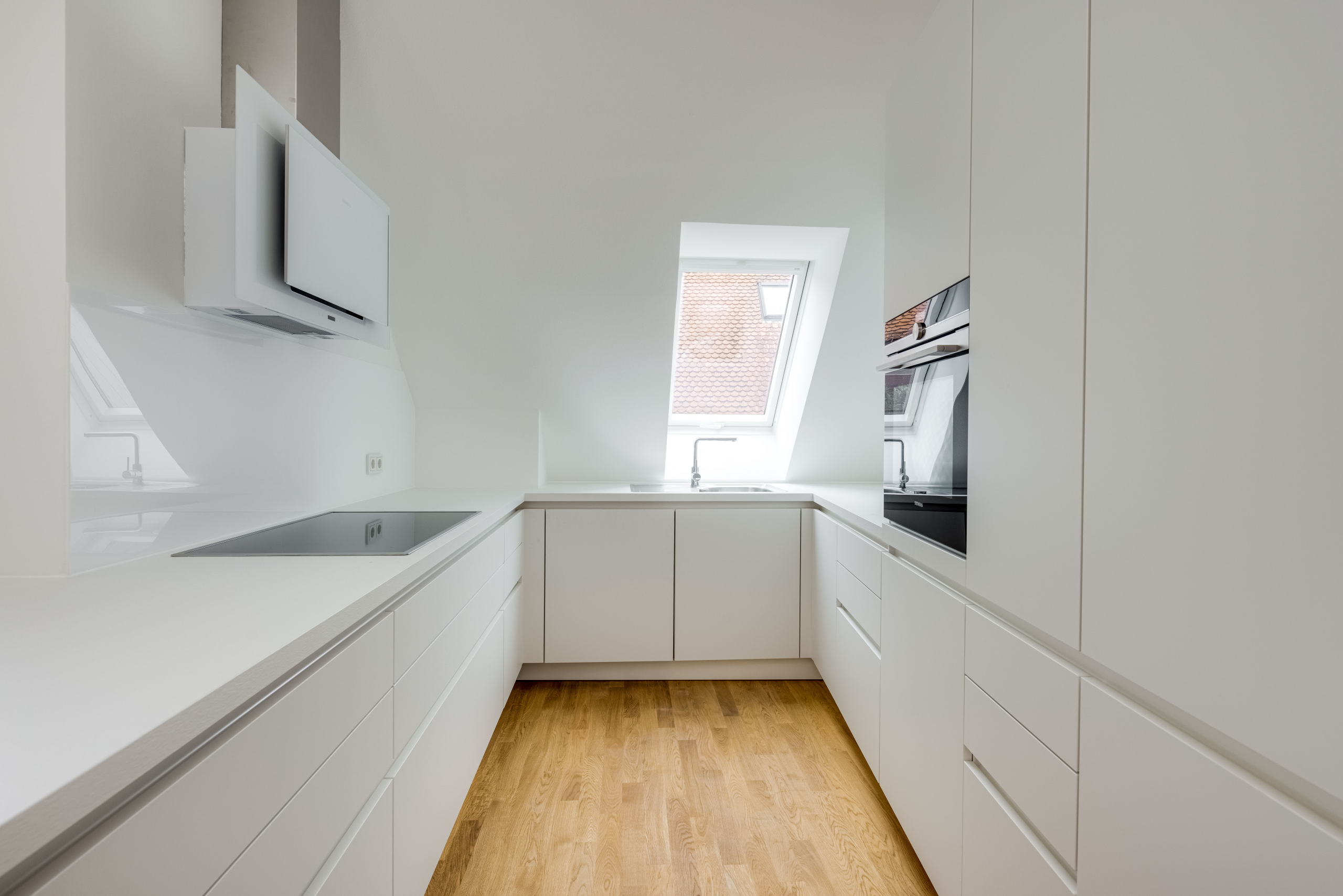 Direkt vom Eigentümer: Beste Innenstadtlage - Dachterrassenwohnung in einem historischen Altbau - Küche (2)