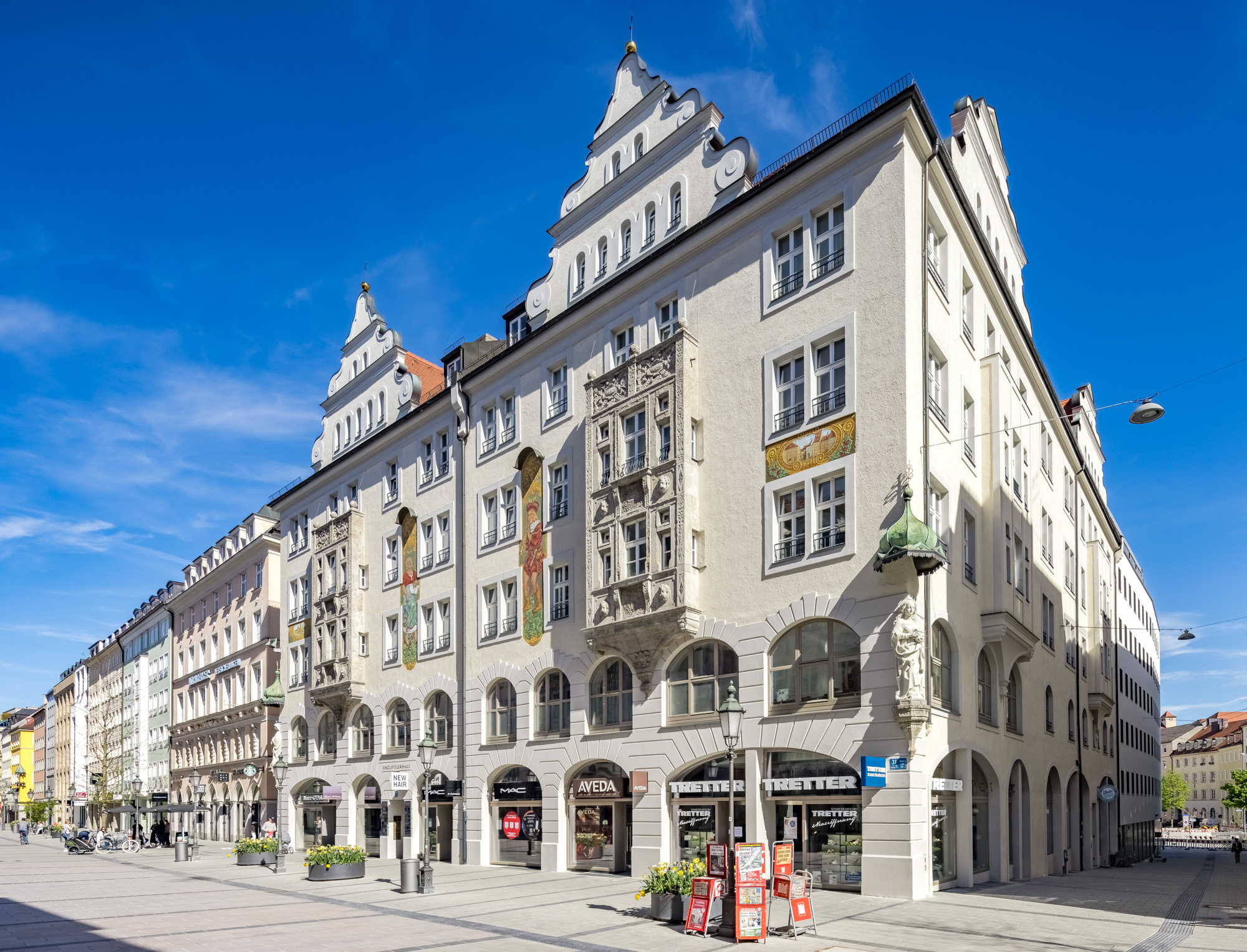 Direkt vom Eigentümer: Beste Innenstadtlage - Dachterrassenwohnung in einem historischen Altbau - Außenansicht (2)