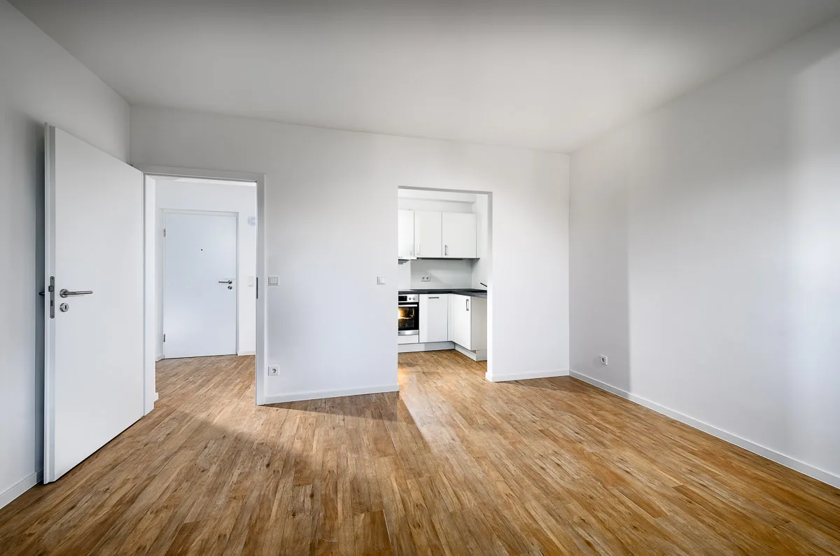 Direkt vom Eigentümer: moderne, helle Wohnung mit tollem Schnitt & sonnigem Balkon - offene Küche im Wohnbereich