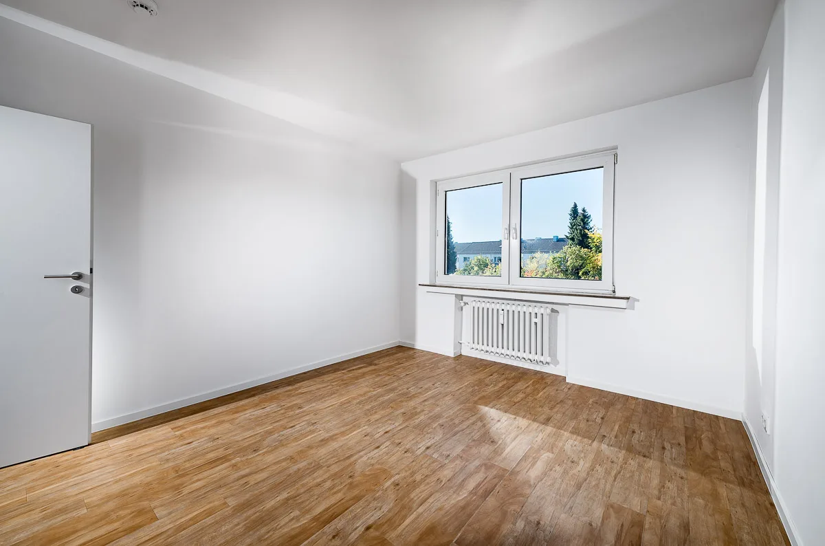 Direkt vom Eigentümer: moderne, helle Wohnung mit tollem Schnitt & sonnigem Balkon - gemütliches Schlafzimmer