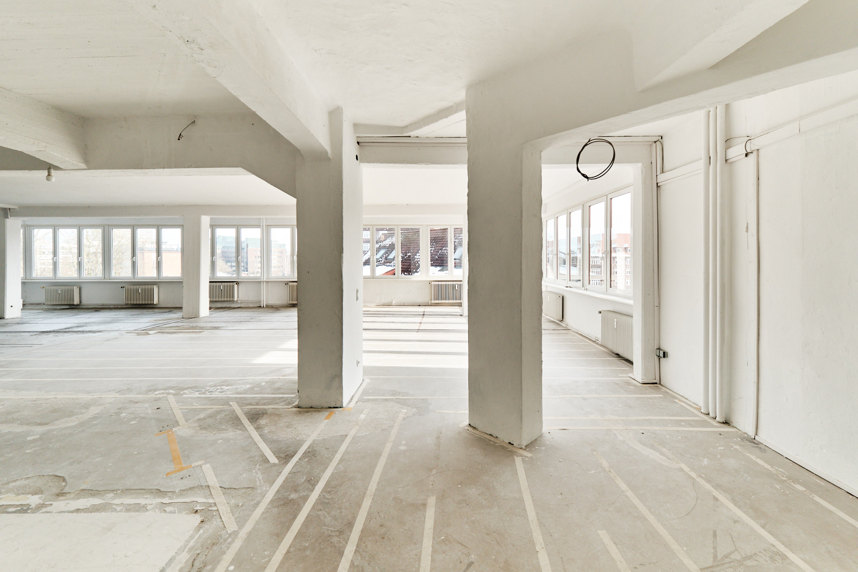Direkt vom Eigentümer! Helles Open Space Büro mit Raum für individuelle Gestaltung - Bürofläche