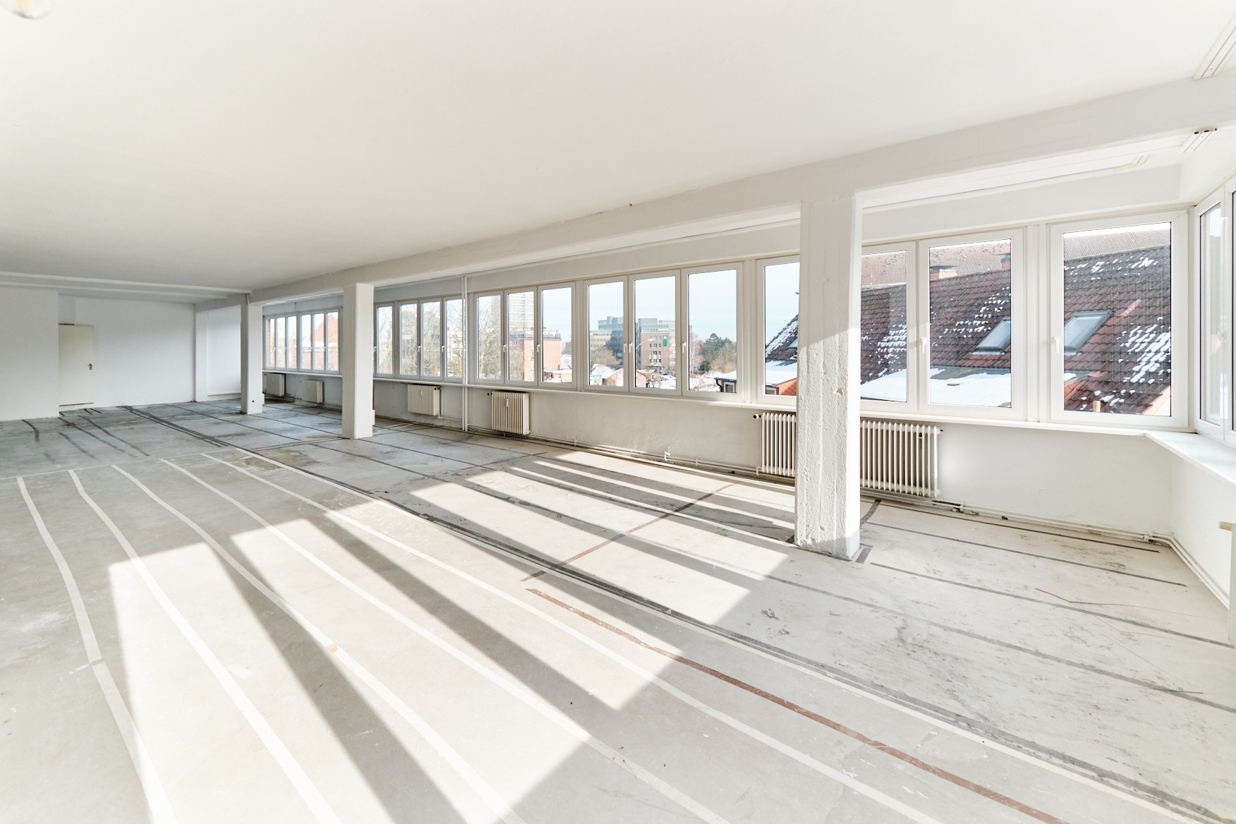 Direkt vom Eigentümer! Helles Open Space Büro mit Raum für individuelle Gestaltung - Bürofläche