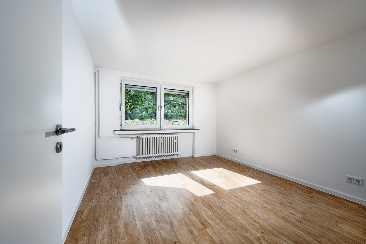 Direkt vom Eigentümer: Souterrainwohnung in zentraler Lage von Brühl! - Schlafzimmer