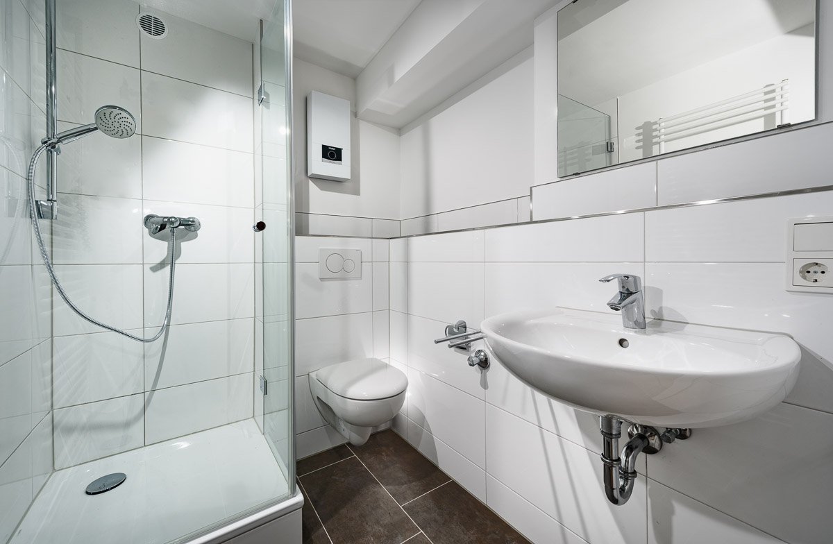 Direkt vom Eigentümer: Souterrainwohnung in zentraler Lage von Brühl! - Badezimmer