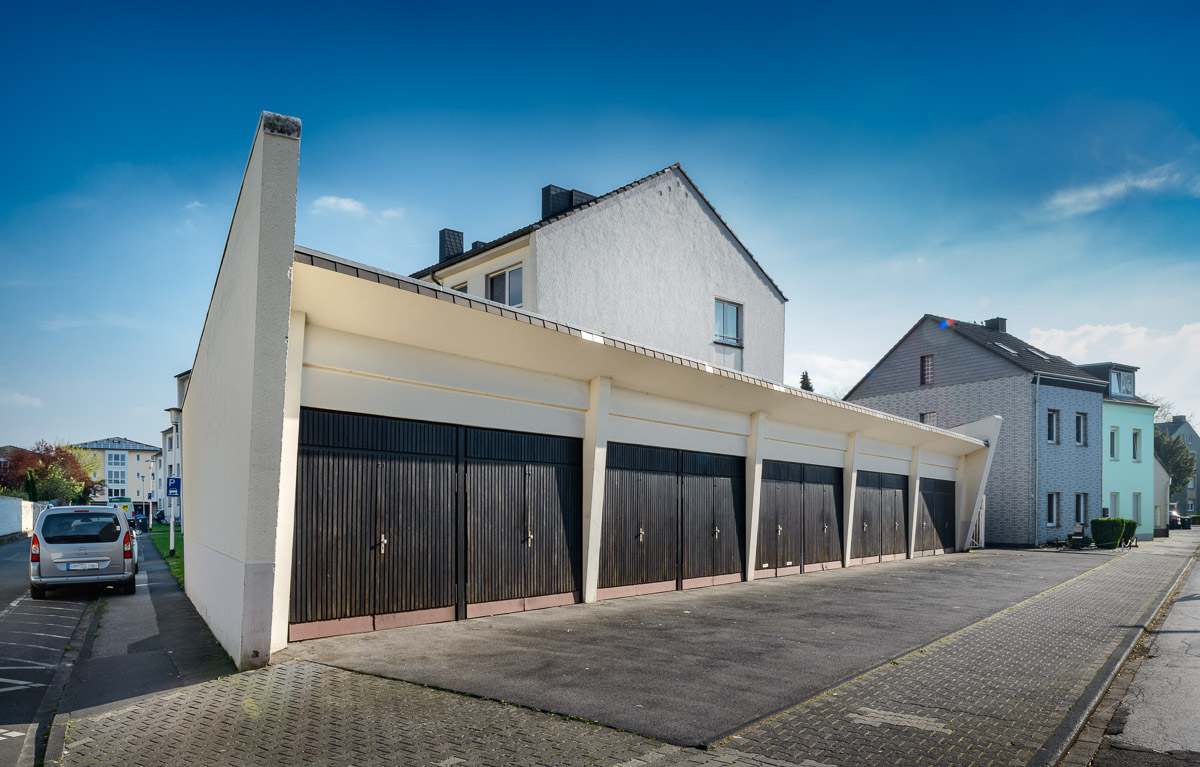 Direkt vom Eigentümer: Souterrainwohnung in zentraler Lage von Brühl! - Garagen