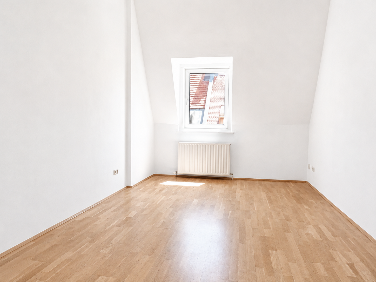 Direkt vom Eigentümer: Lichtdurchflutete Dachgeschosswohnung mit moderner Wohnküche - Wohnzimmer