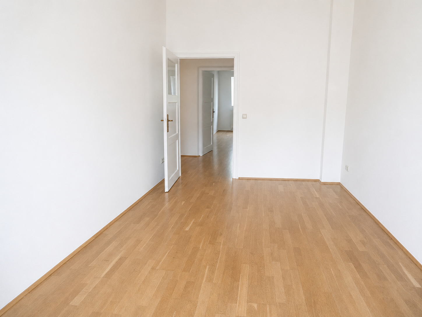 Direkt vom Eigentümer: Lichtdurchflutete Dachgeschosswohnung mit moderner Wohnküche - Arbeitszimmer
