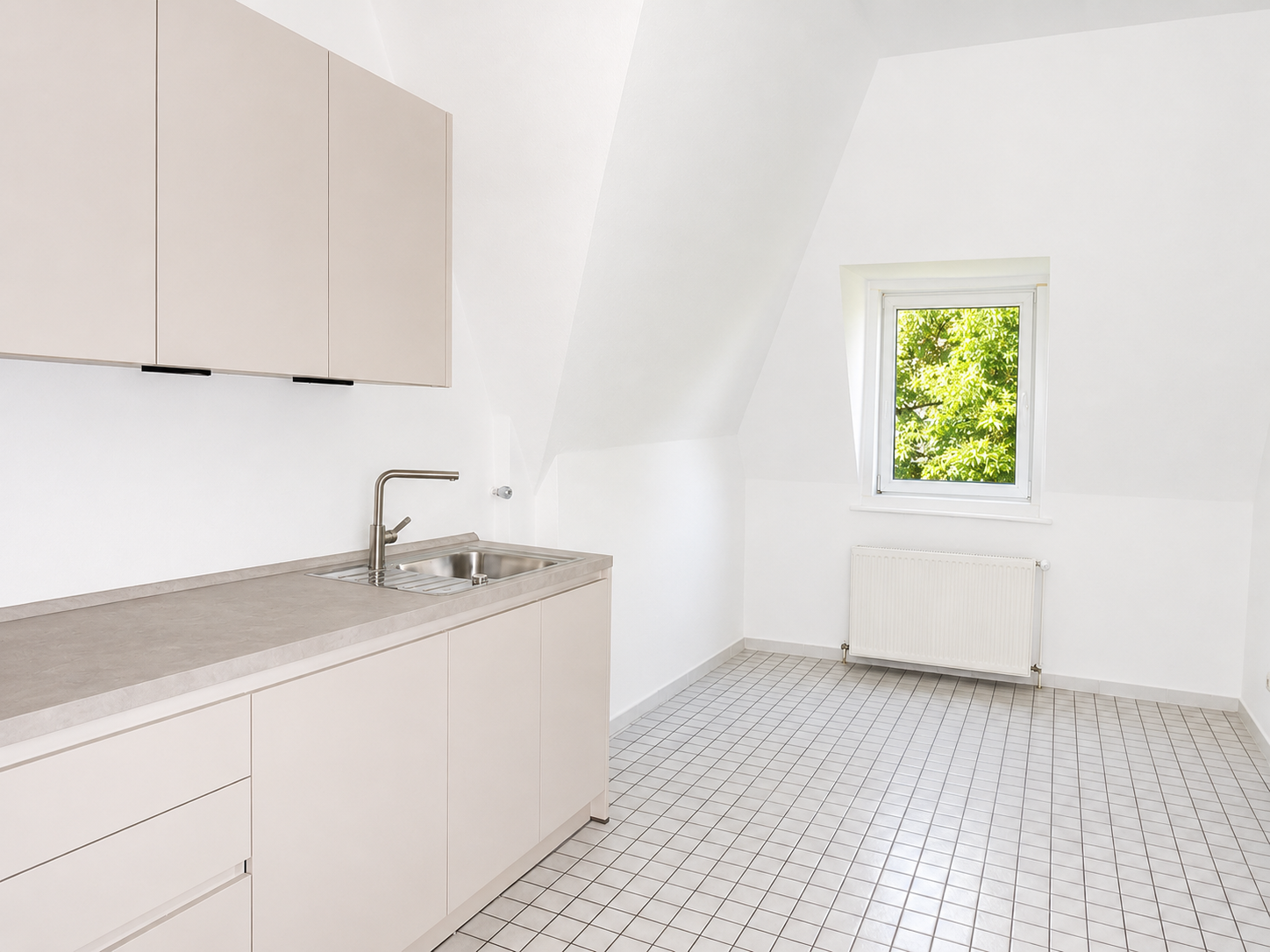 Direkt vom Eigentümer: Lichtdurchflutete Dachgeschosswohnung mit moderner Wohnküche - Küche