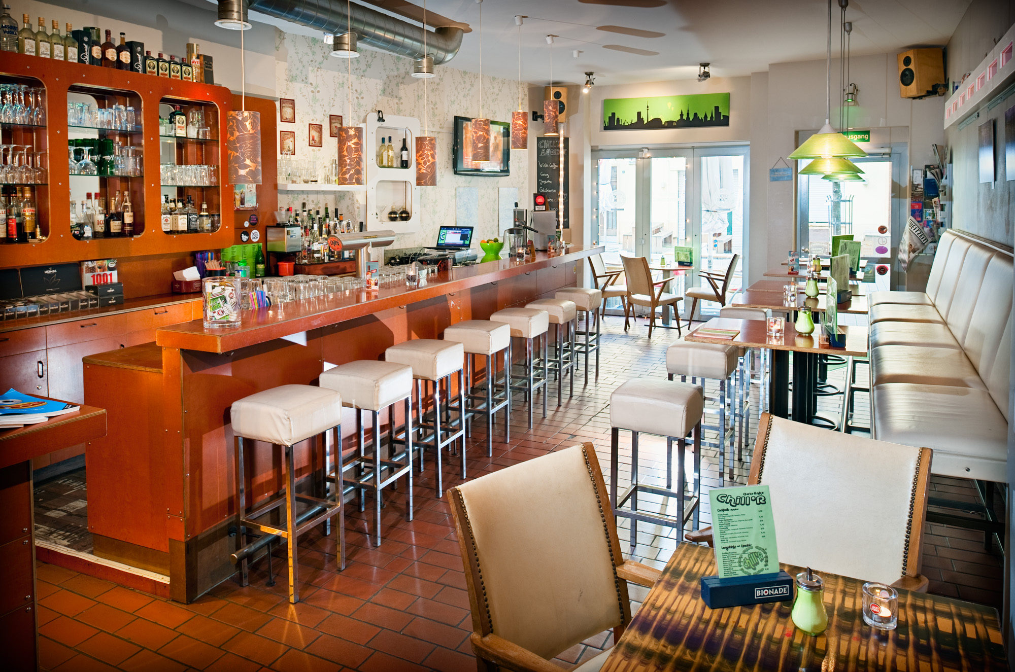 Direkt vom Eigentümer: Gastronomiefläche in Bestlage – flexibel nutzbar & individuell gestaltbar - chill-r-gerberstrasse-bar-web