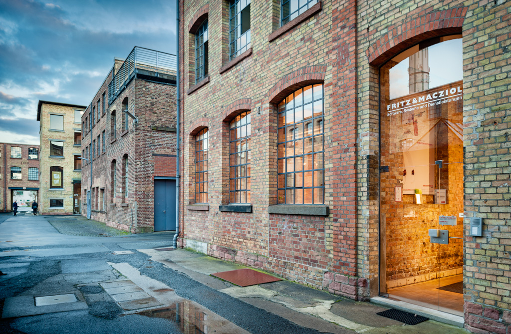 Heyne Fabrik Blaue Stunde