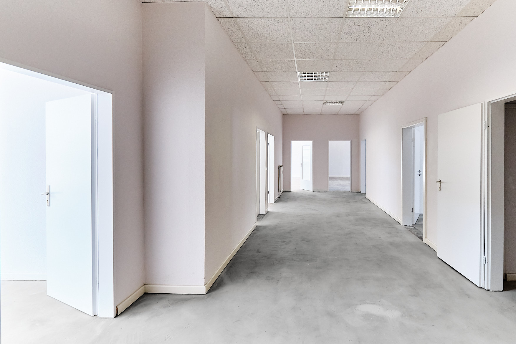 Direkt vom Eigentümer: Großzügige & lichtdurchflutete Büro- oder Schulungsfläche - Innenansicht