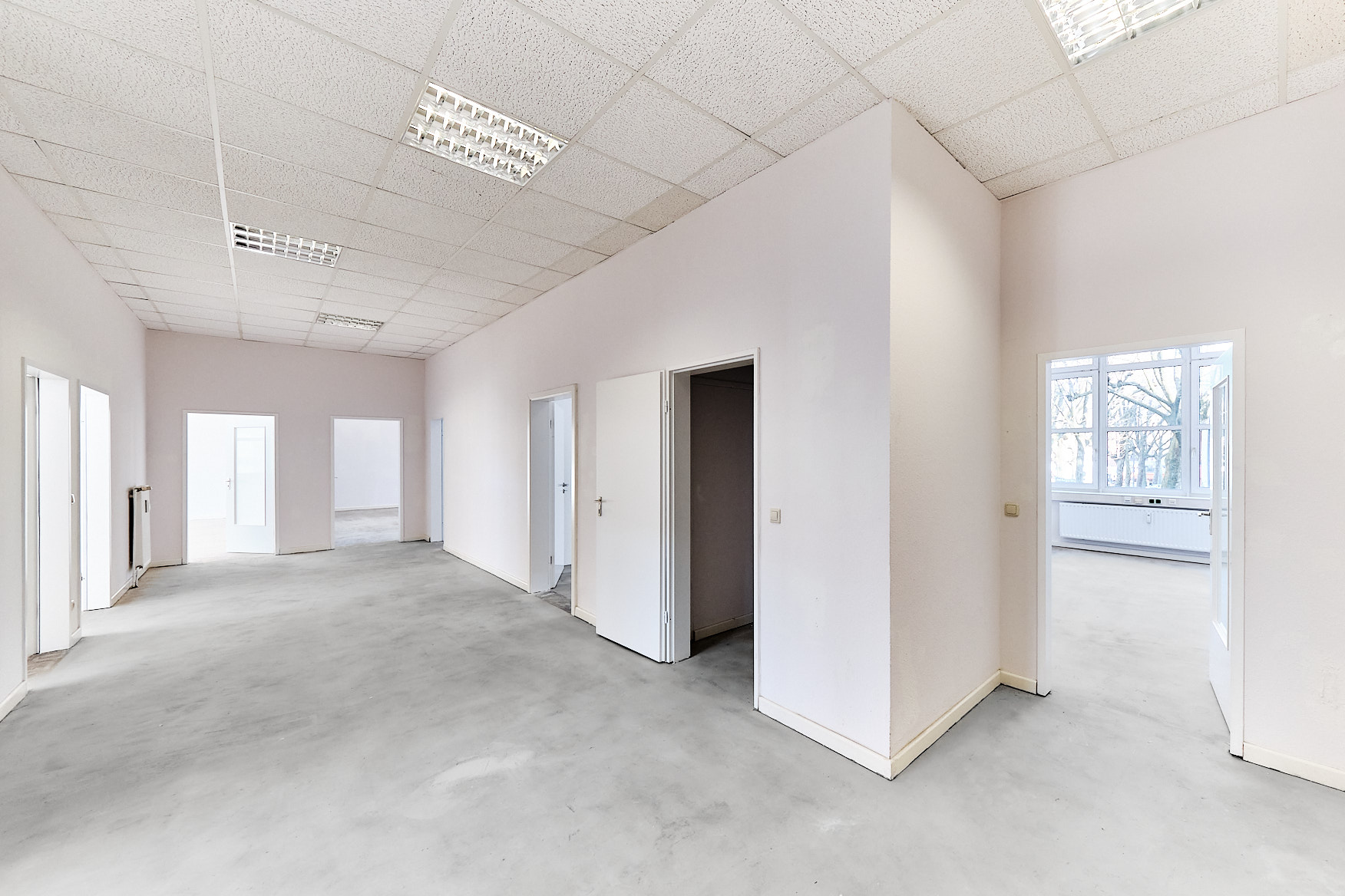 Direkt vom Eigentümer: Großzügige & lichtdurchflutete Büro- oder Schulungsfläche - Innenansicht