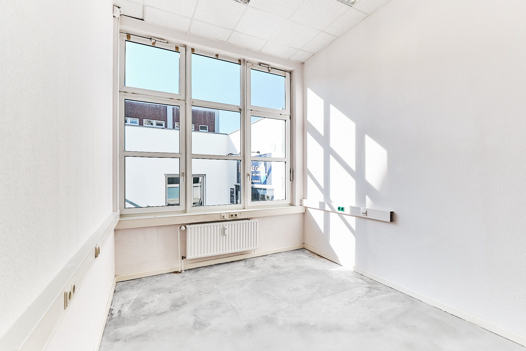 Direkt vom Eigentümer: Großzügige & lichtdurchflutete Büro- oder Schulungsfläche - Innenansicht