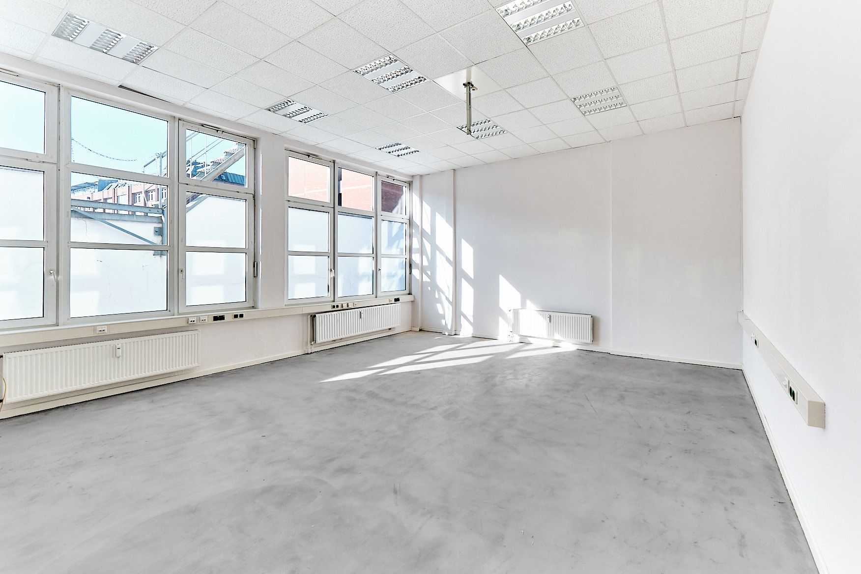 Direkt vom Eigentümer: Großzügige & lichtdurchflutete Büro- oder Schulungsfläche - Innenansicht