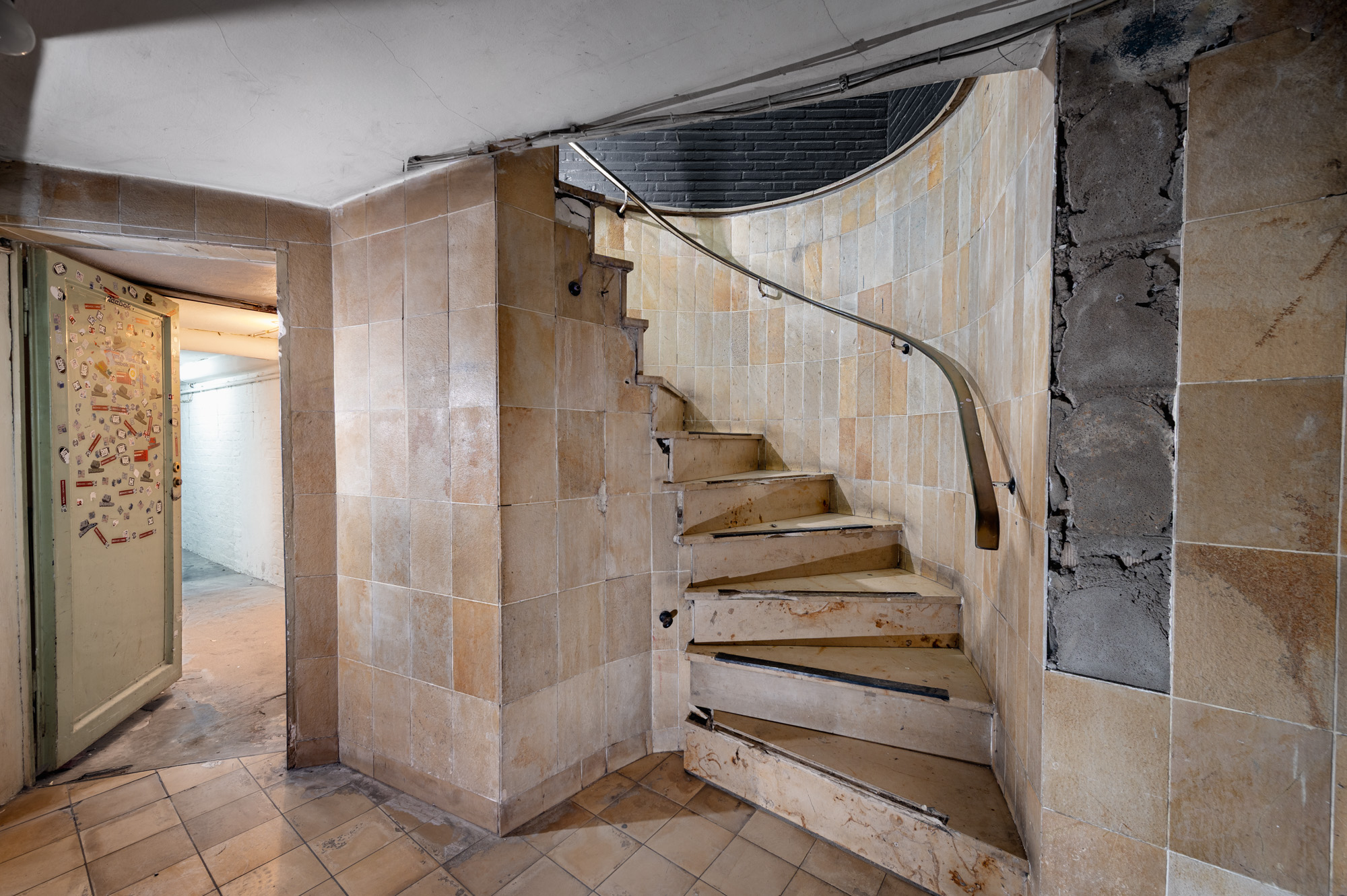 brueckstr-19-treppe-keller-5