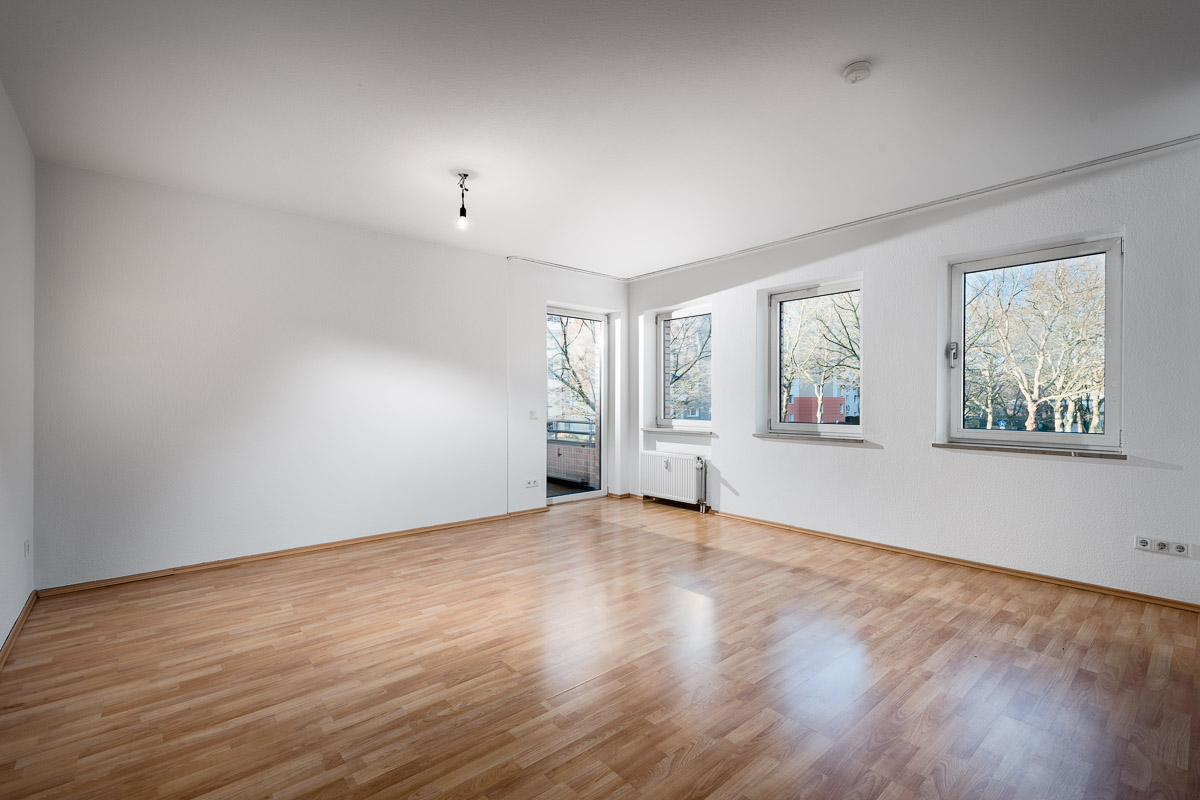 Direkt vom Eigentümer: Helle, moderne 2-Zimmer-Wohnung mit Balkon! - Wohnzimmer