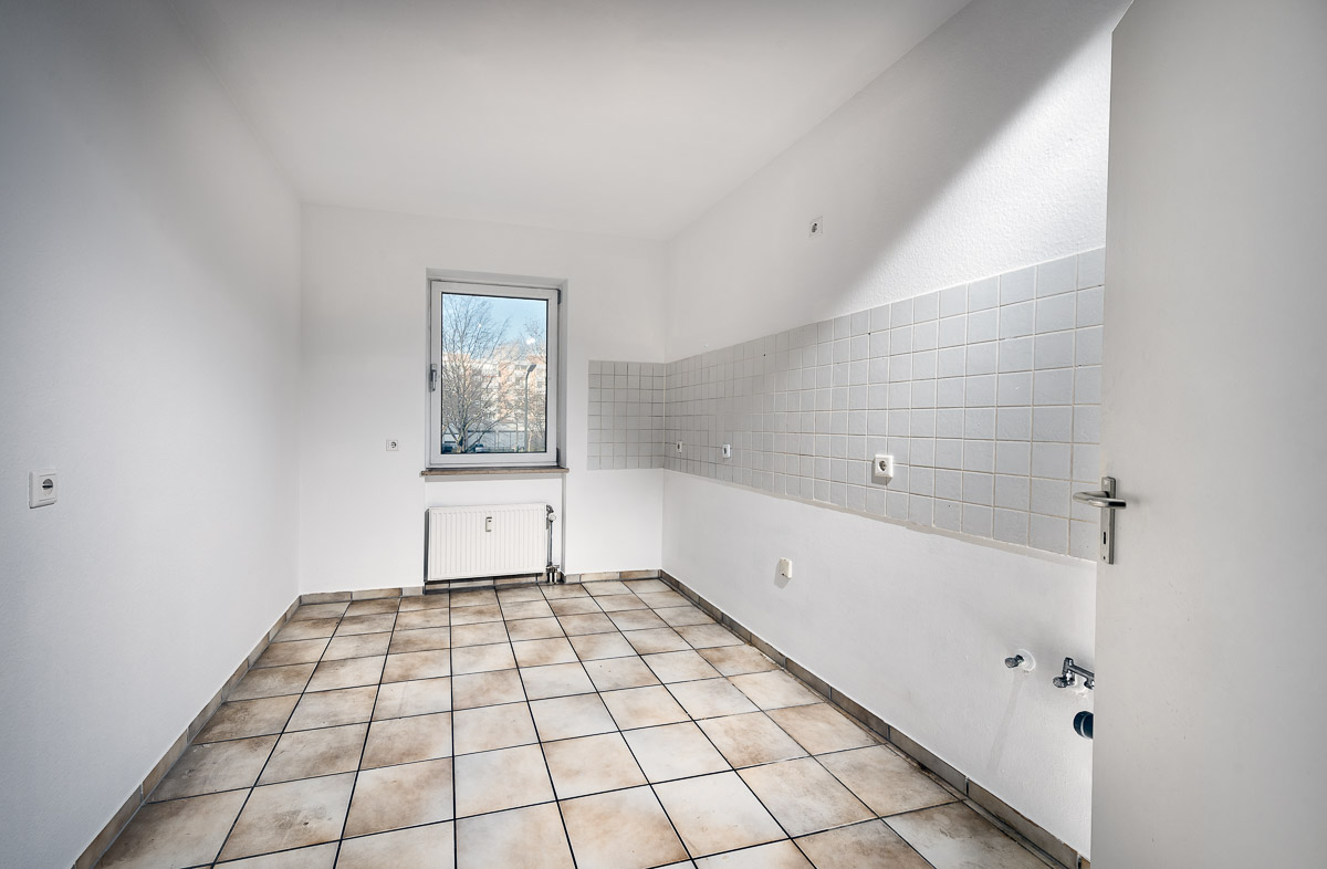 Direkt vom Eigentümer: Helle, moderne 2-Zimmer-Wohnung mit Balkon! - Küche