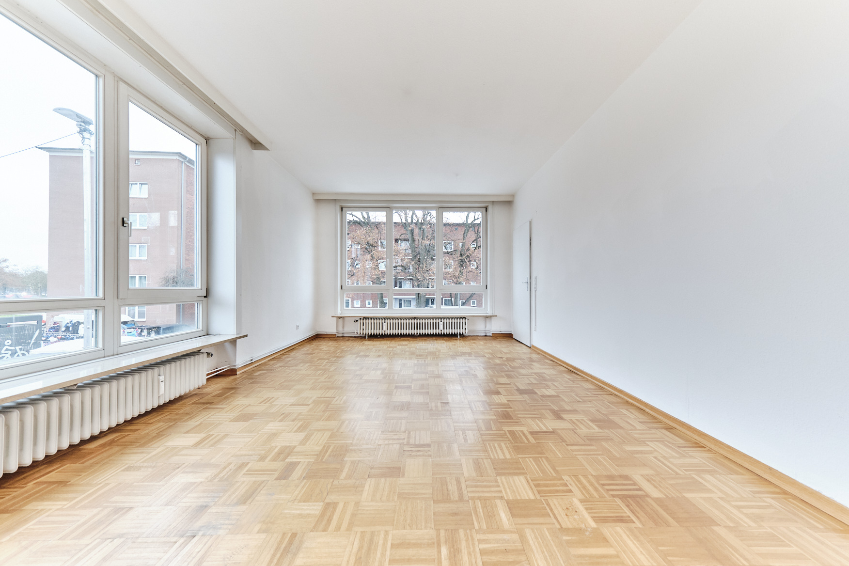 Direkt vom Eigentümer: helle und charmante Wohnung in gepflegtem Umfeld - Wohnzimmer