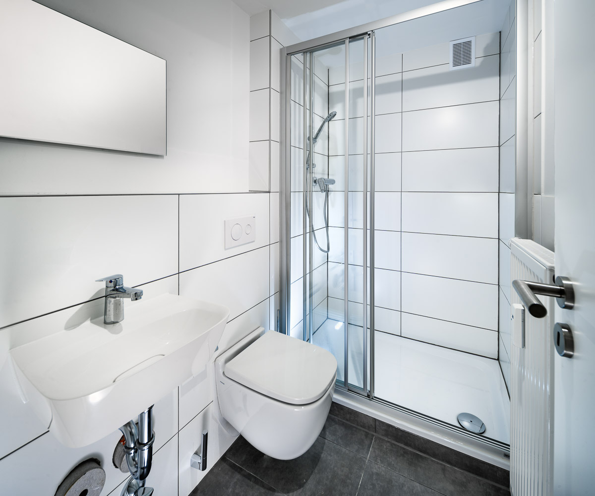 Direkt von Eigentümer: saniertes City-Apartment mit Stil - buelowstrasse-14-2og-nr6-bad-web